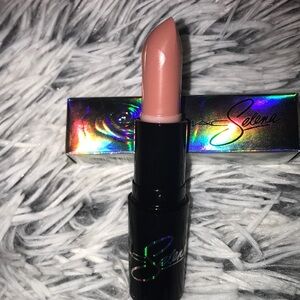 Mac Cosmetics Selena edition lipstick Selena Vive